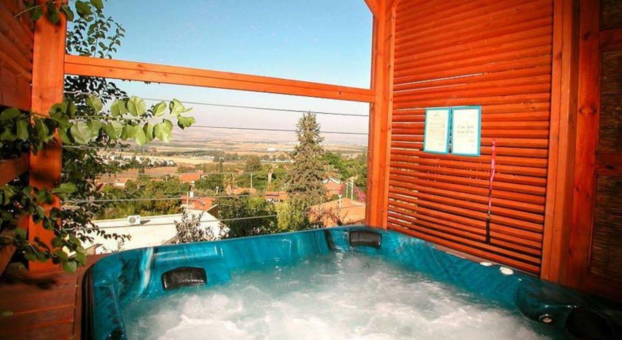 Havaya Ba Nof Lodge Rosch Pina Exterior foto